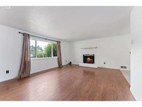2570 NE Grant Street Hillsboro OR 97124