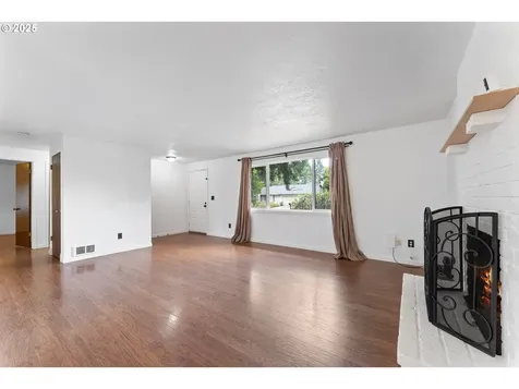 2570 NE Grant Street Hillsboro OR 97124