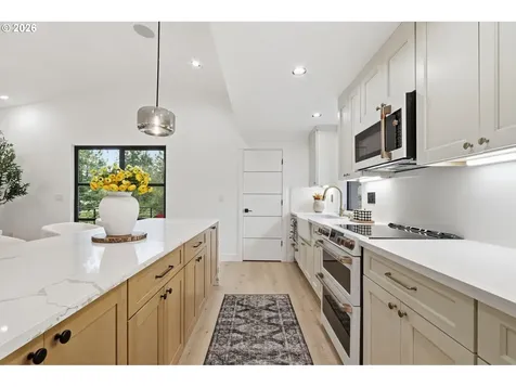 10000 SW 25th Avenue Portland OR 97219