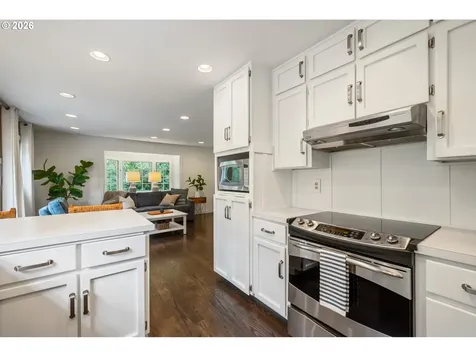 303 E Cedar Lane Longview WA 98632