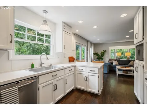 303 E Cedar Lane Longview WA 98632