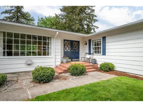 303 E Cedar Lane Longview WA 98632