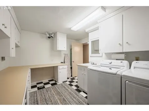 303 E Cedar Lane Longview WA 98632