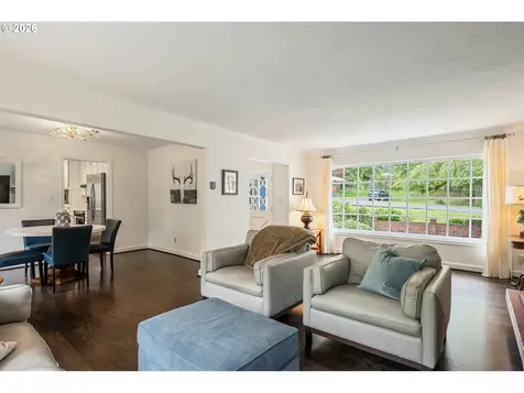 303 E Cedar Lane Longview WA 98632