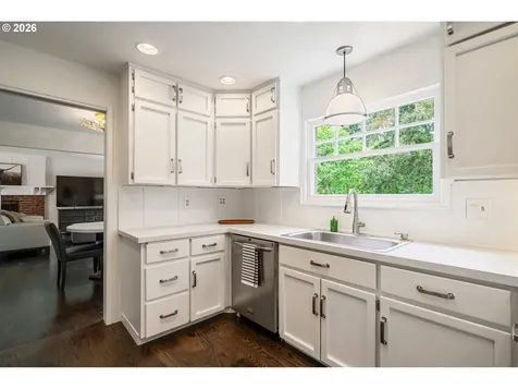 303 E Cedar Lane Longview WA 98632