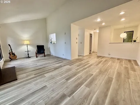 213 Trailside Loop Eugene OR 97405