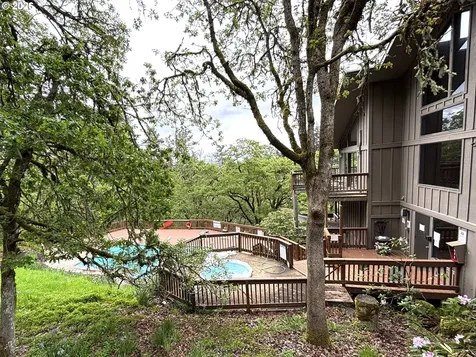 213 Trailside Loop Eugene OR 97405