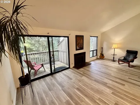 213 Trailside Loop Eugene OR 97405