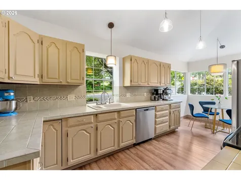 506 17th Street Hood River OR 97031
