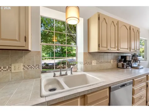 506 17th Street Hood River OR 97031