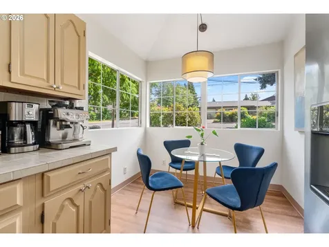 506 17th Street Hood River OR 97031