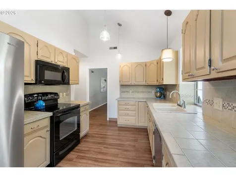 506 17th Street Hood River OR 97031