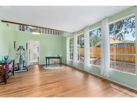 506 17th Street Hood River OR 97031