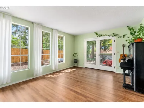 506 17th Street Hood River OR 97031