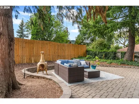 506 17th Street Hood River OR 97031