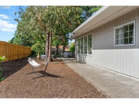 506 17th Street Hood River OR 97031