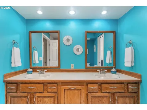 506 17th Street Hood River OR 97031