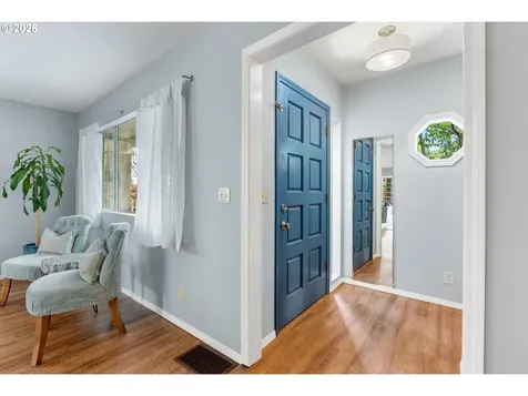 506 17th Street Hood River OR 97031