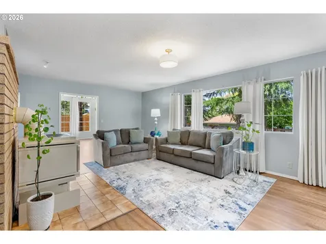 506 17th Street Hood River OR 97031