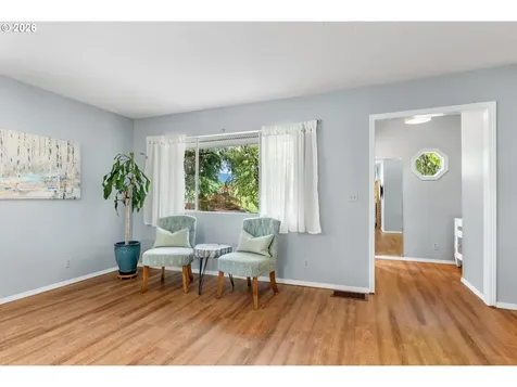 506 17th Street Hood River OR 97031