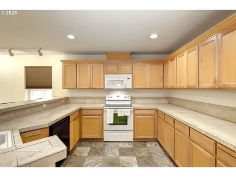 1985 27th Avenue Forest Grove OR 97116