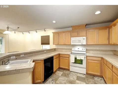 1985 27th Avenue Forest Grove OR 97116