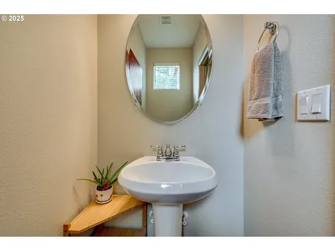 1551 S 14th Circle Ridgefield WA 98642