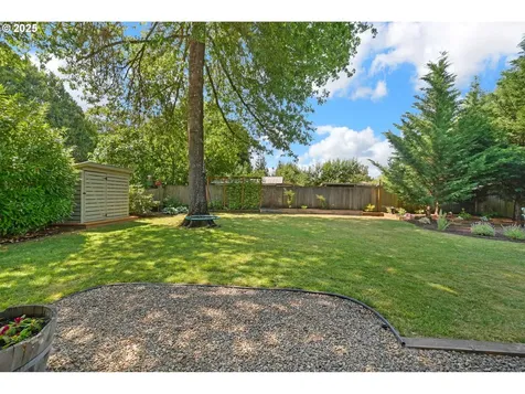 1420 Maclay Drive Eugene OR 97404