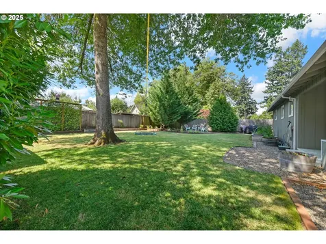 1420 Maclay Drive Eugene OR 97404
