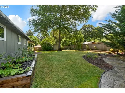 1420 Maclay Drive Eugene OR 97404
