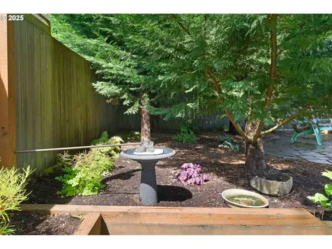 1420 Maclay Drive Eugene OR 97404