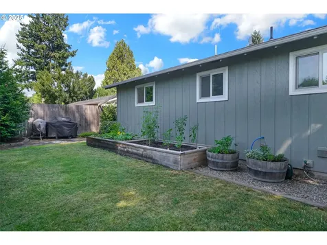 1420 Maclay Drive Eugene OR 97404