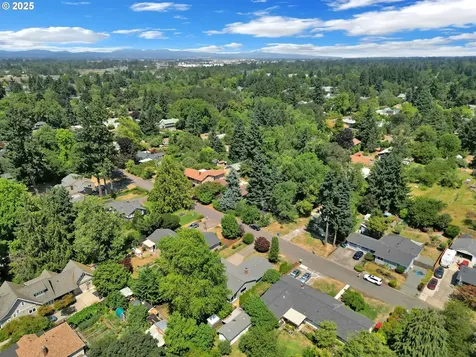 1420 Maclay Drive Eugene OR 97404