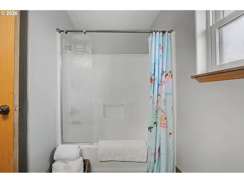 620 SE 11th Circle Troutdale OR 97060