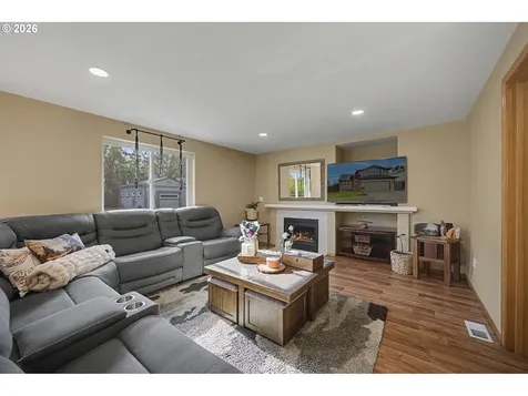 620 SE 11th Circle Troutdale OR 97060