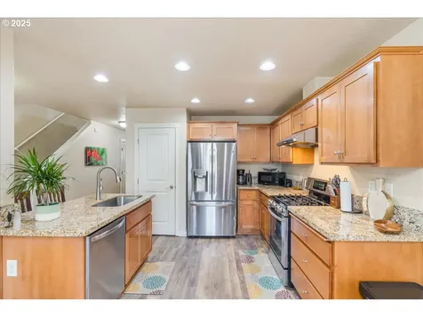 812 NW 3rd Avenue Canby OR 97013