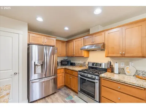 812 NW 3rd Avenue Canby OR 97013