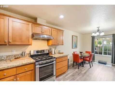 812 NW 3rd Avenue Canby OR 97013