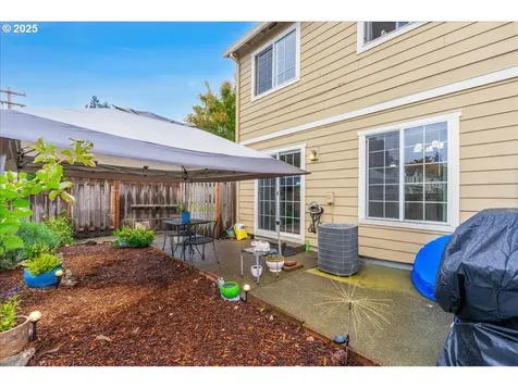 812 NW 3rd Avenue Canby OR 97013