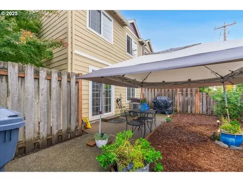 812 NW 3rd Avenue Canby OR 97013