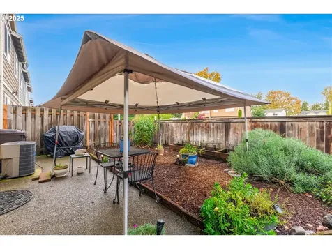 812 NW 3rd Avenue Canby OR 97013