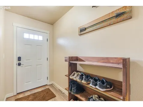 812 NW 3rd Avenue Canby OR 97013