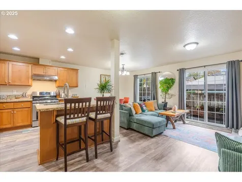 812 NW 3rd Avenue Canby OR 97013