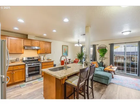 812 NW 3rd Avenue Canby OR 97013