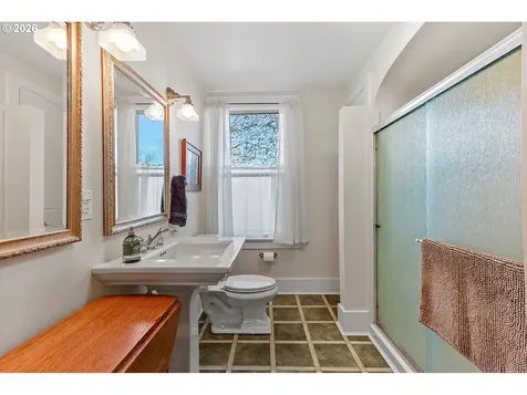 916 Kelly Avenue The Dalles OR 97058