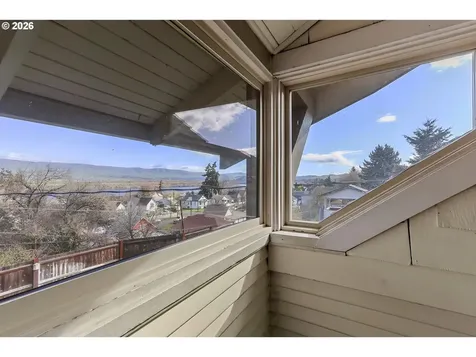 916 Kelly Avenue The Dalles OR 97058