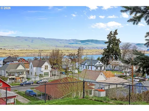 916 Kelly Avenue The Dalles OR 97058