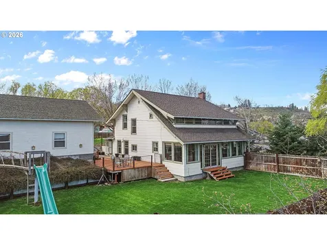 916 Kelly Avenue The Dalles OR 97058