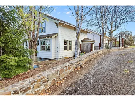 916 Kelly Avenue The Dalles OR 97058