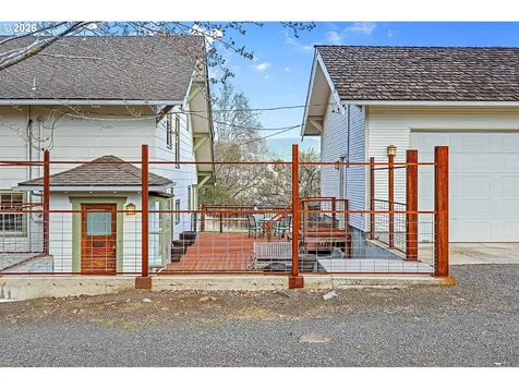 916 Kelly Avenue The Dalles OR 97058